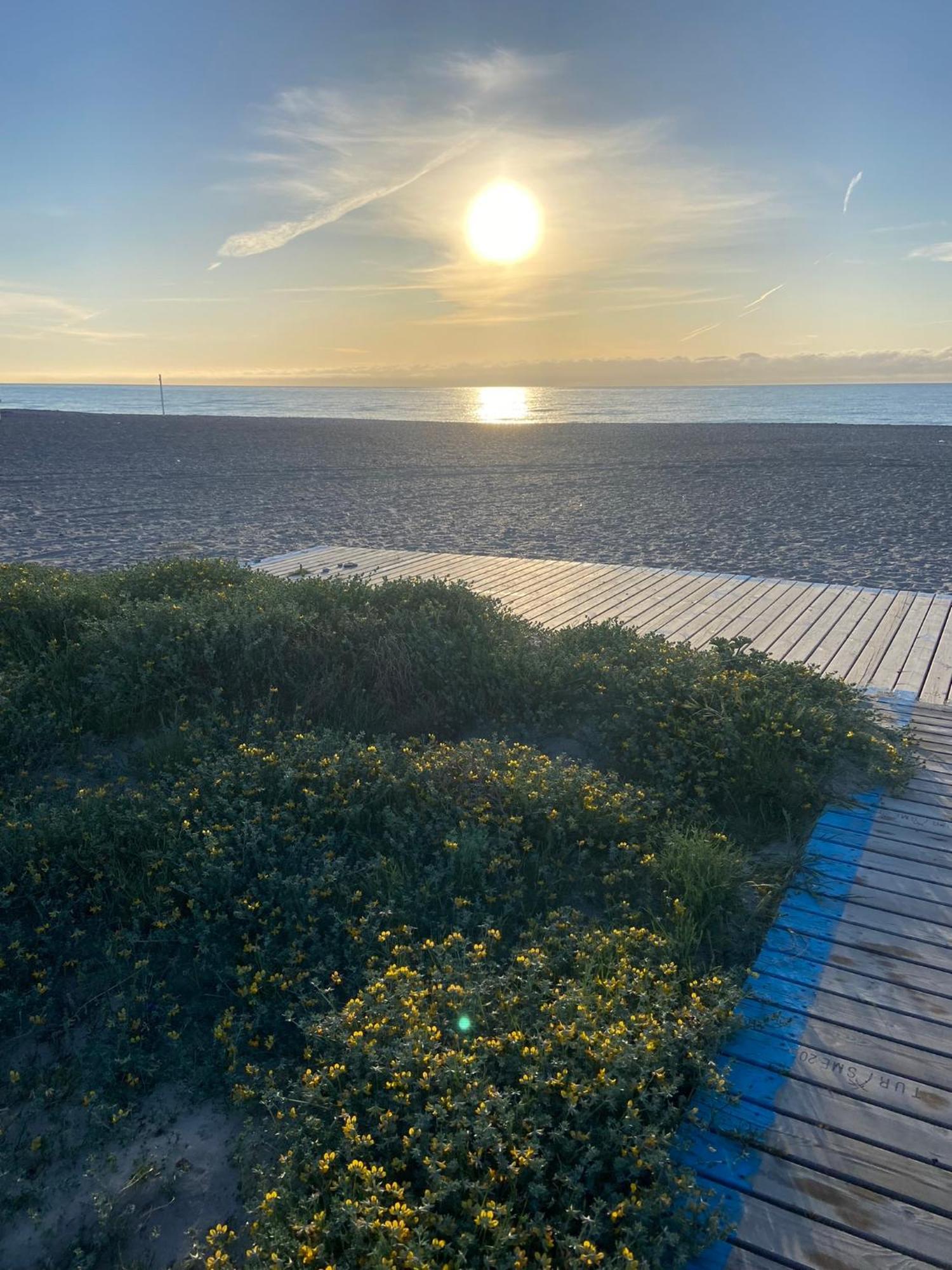 Primera Linea De Playa, Villa Conchita, Con Salida Al Mar ساغونتو المظهر الخارجي الصورة